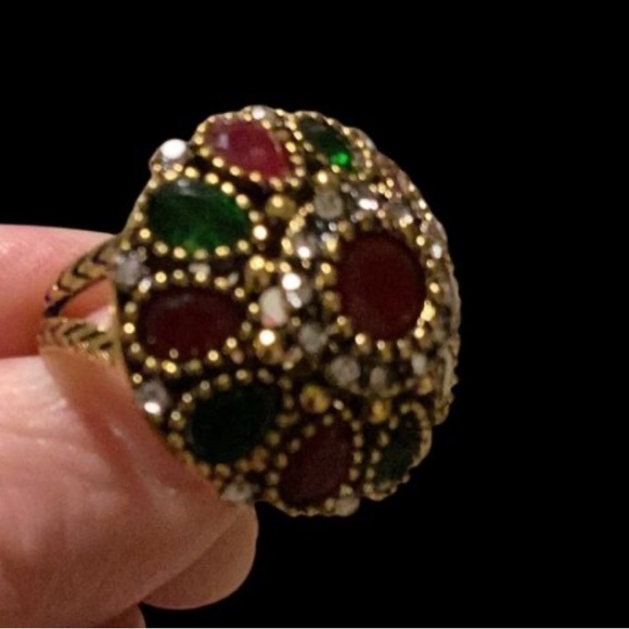 Elegant Gold and Red Jewelry Set - Picture 4 of 7